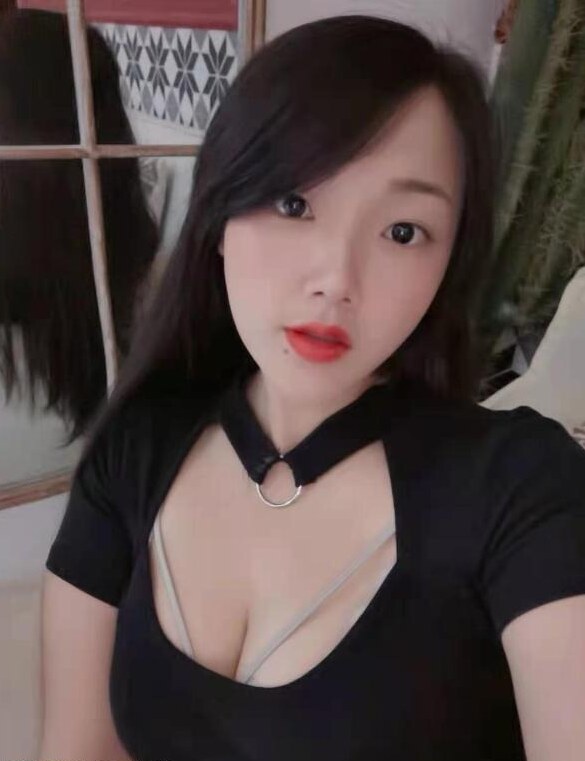 天河琴儿眼镜妹