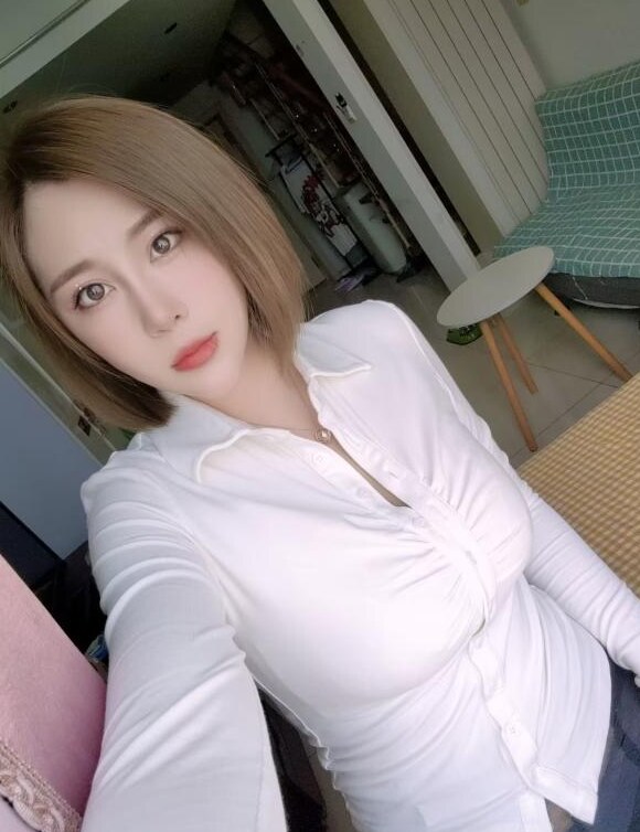 金牛风骚短发妹