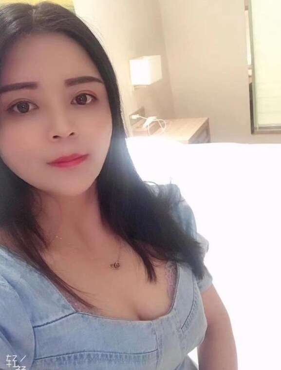大胸妹子