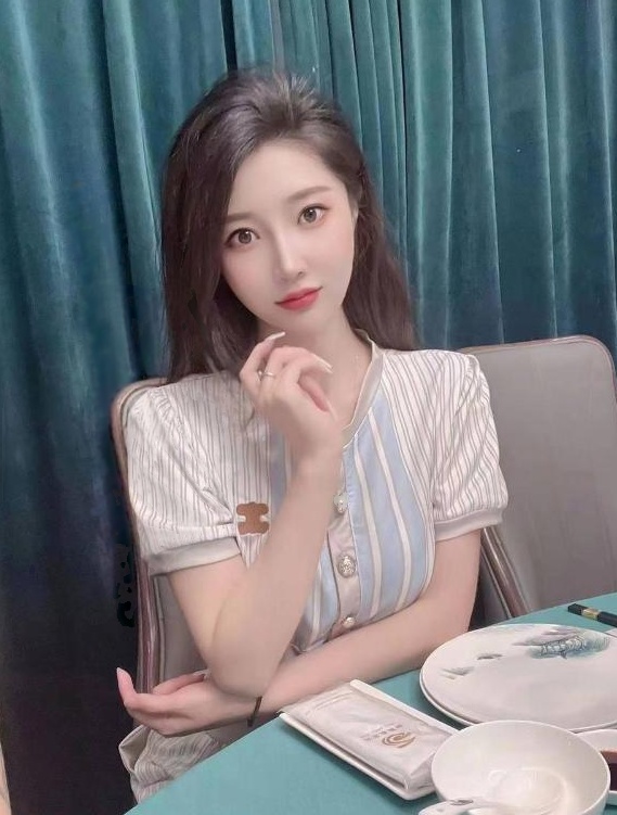 南山颜值女友悠悠