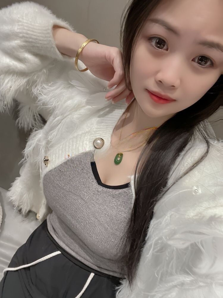 广州性感大奶蜜桃臀