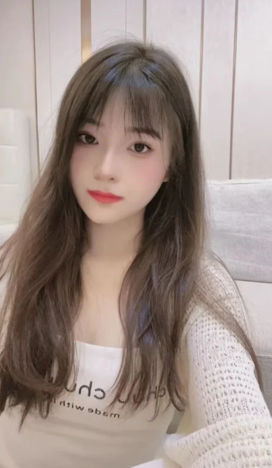 性感肤白翘臀彤彤