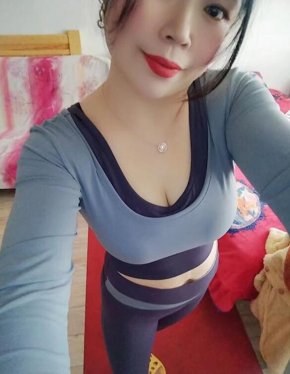 非常哇塞的骚妇