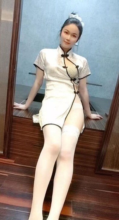 广州旗袍白丝希希