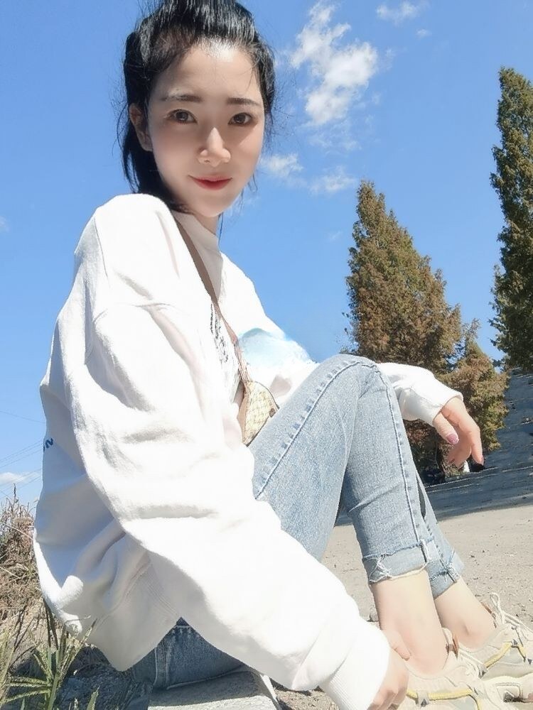 美腿白皮肤小草莓
