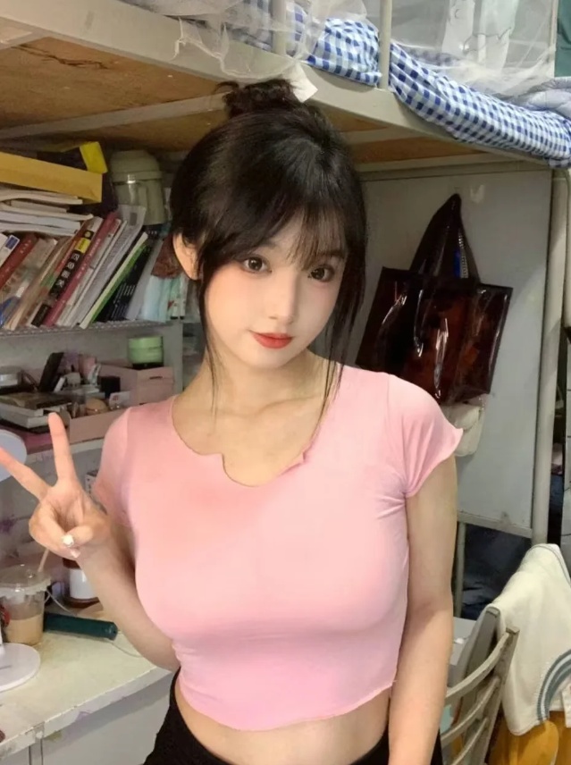 女大学生三点粉超嫩啊