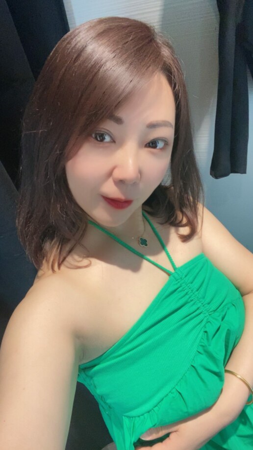 体验爆乳熟女中项