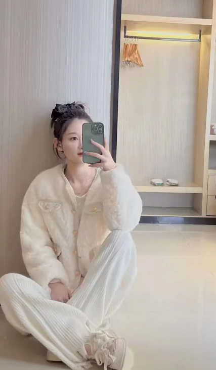 丰台00后白兔子