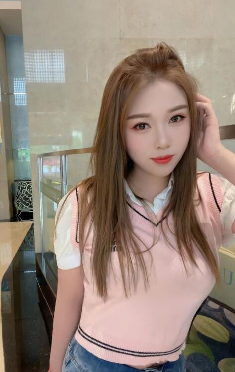 体验一枚清秀美女