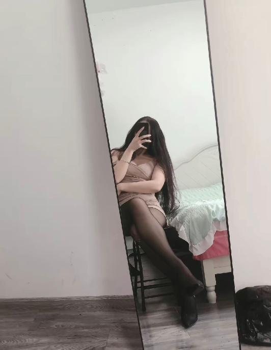 西城大奶黑丝妹