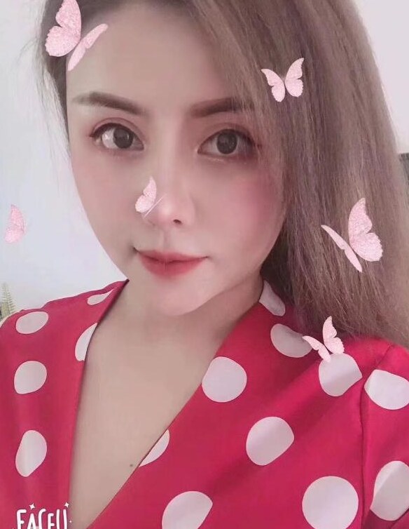 松江大学城地铁附近妹子