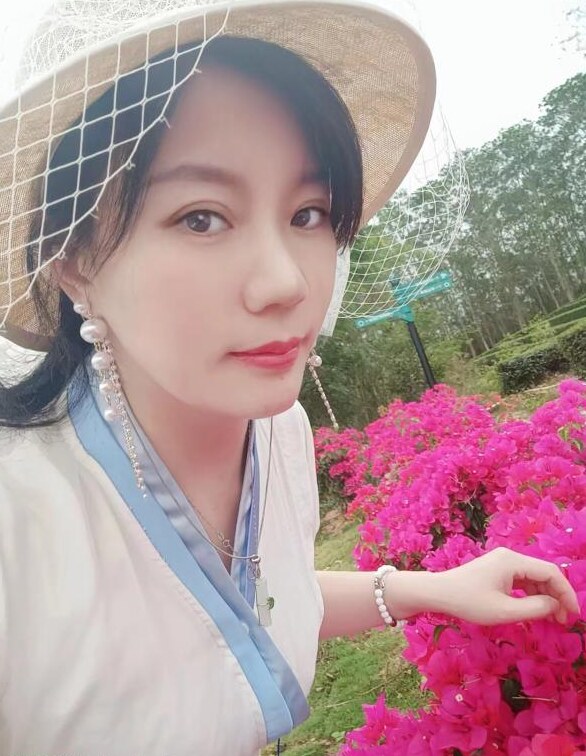 分享个龙华御姐