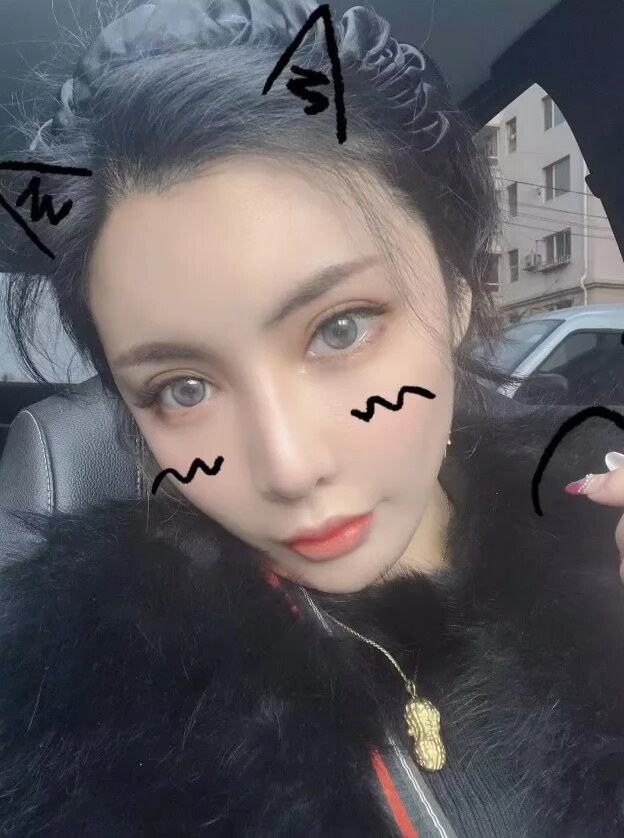 网红脸小姐姐