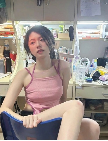 上城年轻水嫩学生妹妹