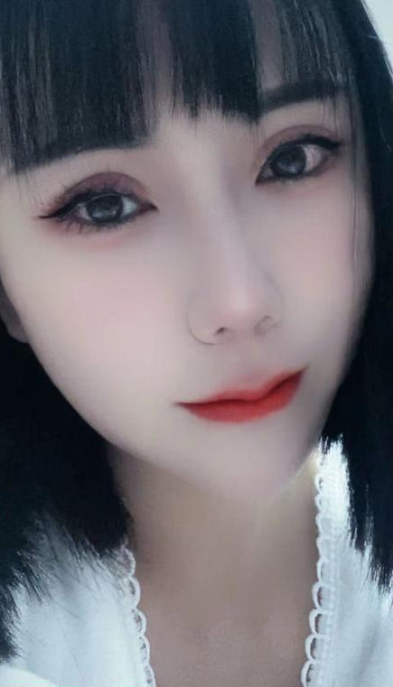 制服妞媚娘