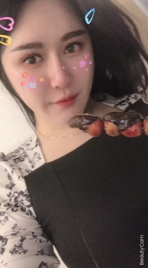 天津一个大奶，胸大屁股大