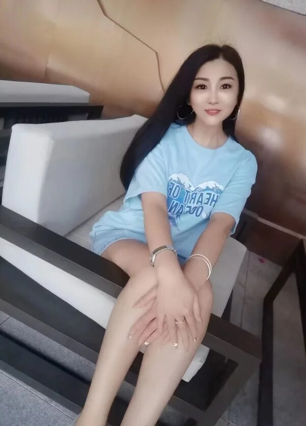 风韵大屁股美娜