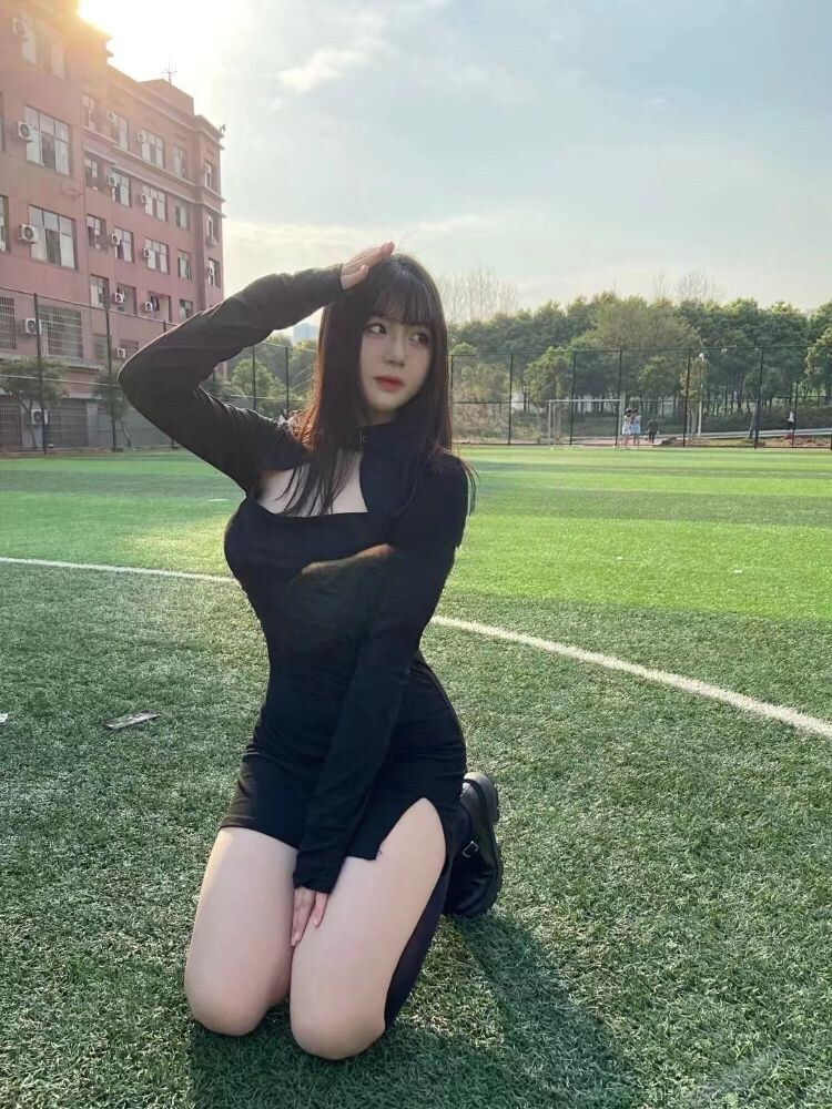 清纯粉嫩大奶白狐学妹