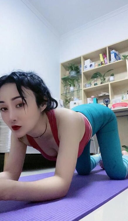 瑜伽小妹适合泄火