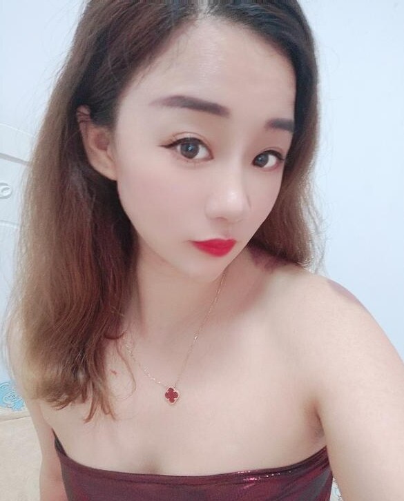 体验个粉红兔女郎