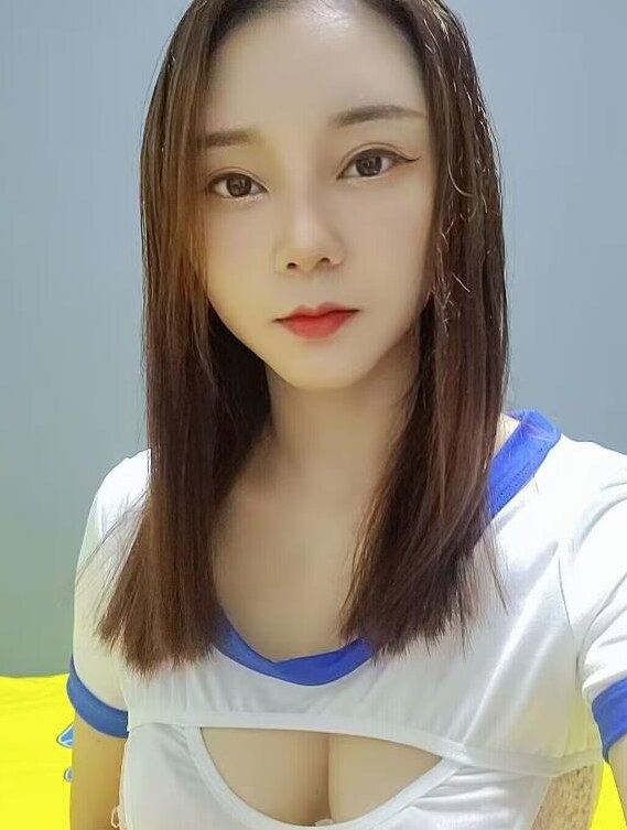 身材贼辣爽的妹子