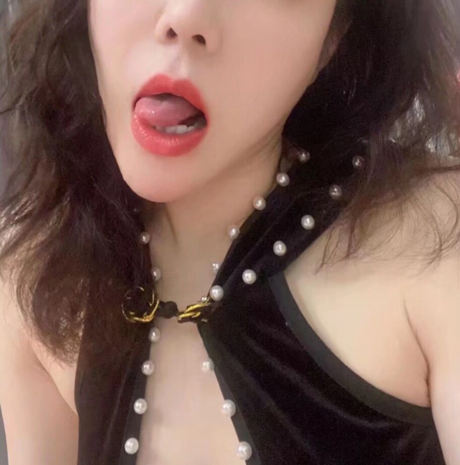 新街口大奶肥穴可拍视频