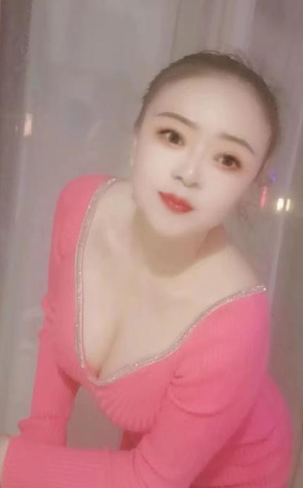 大胸服务控美少妇