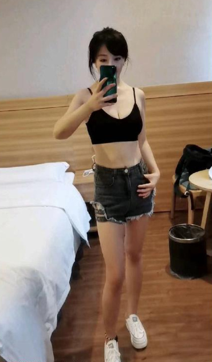 越秀靓丽的美女