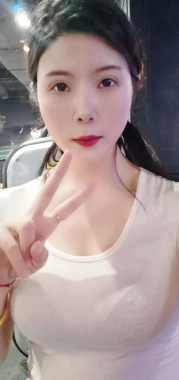 身材保养的很好的老师