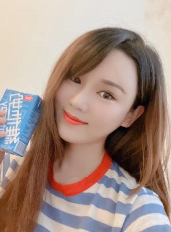 长相甜美西马路摇摇