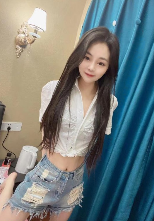 杭州三点粉琪琪