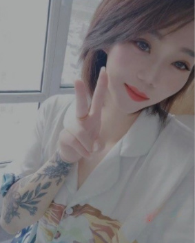 花臂纹身小姐姐