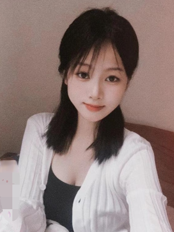 小年轻身材爆表诗诗