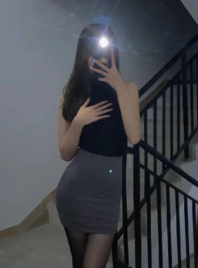 越秀长腿大波妹