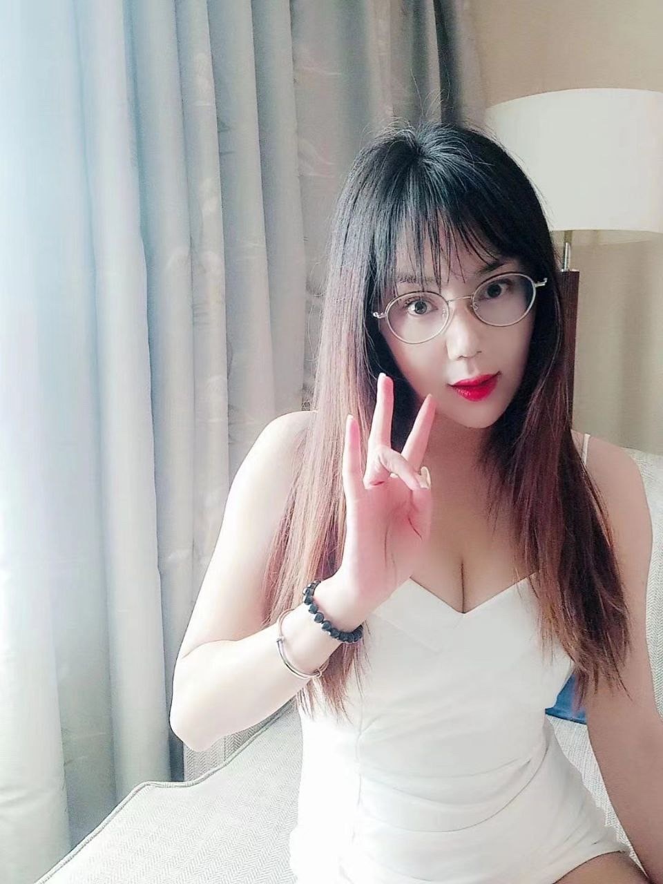 青岛沧口服务系小姐淼淼