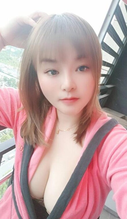 性感大奶骚妹