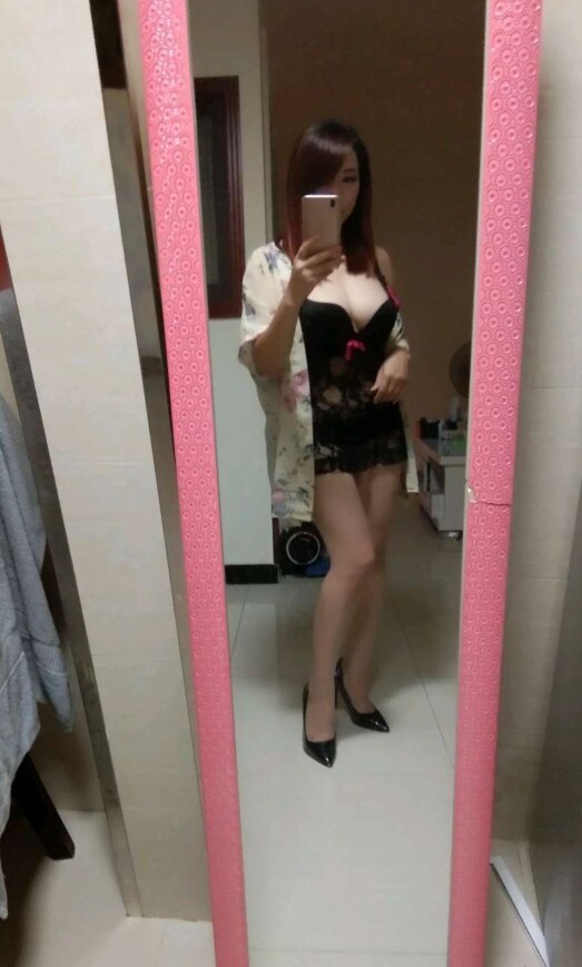 居家服务型巨乳美女