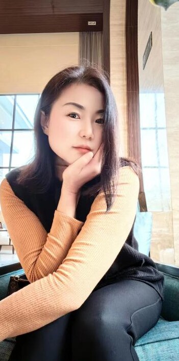 越秀知性气质少妇