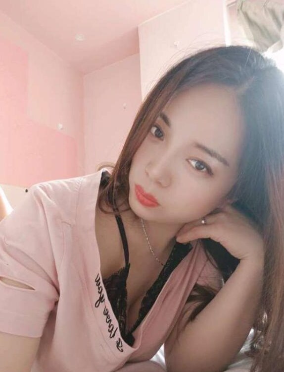 美甲店兼职小妹