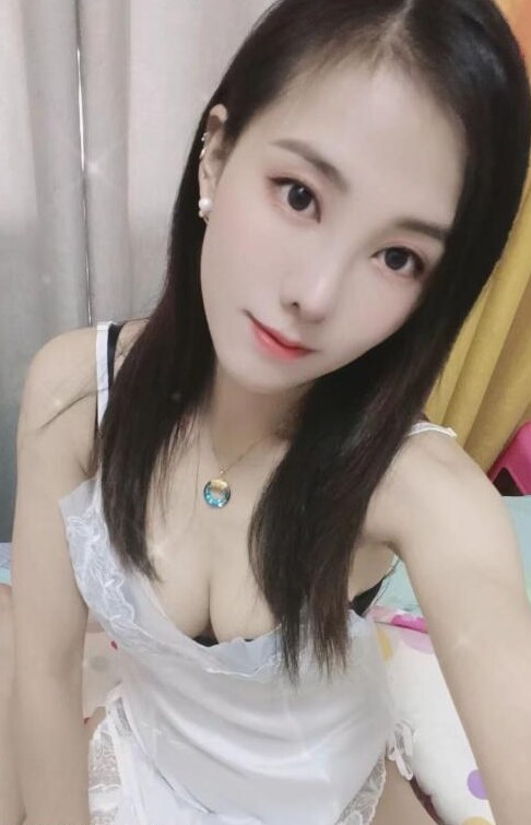 清纯大胸吴迪美女