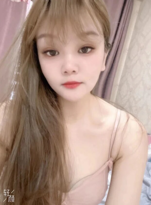 肤白小姐姐