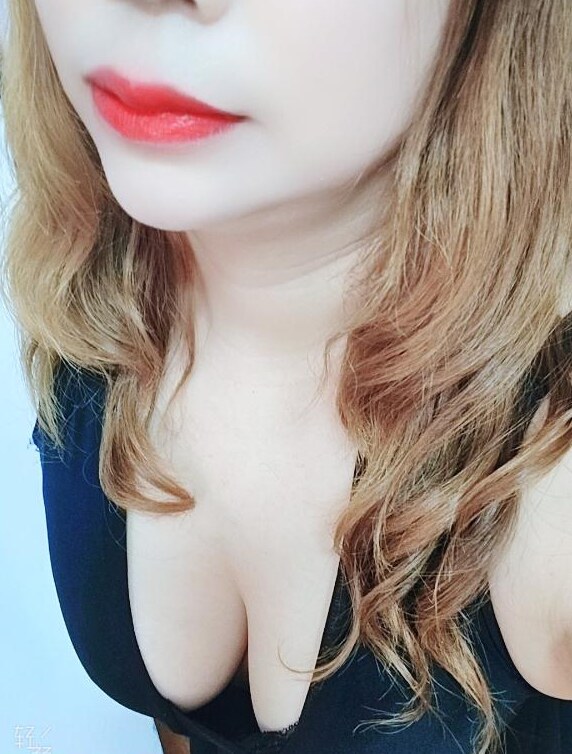 后入天花板熟女小姐姐