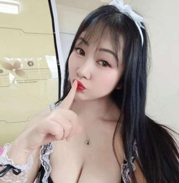 大奶少妇奶茶露露