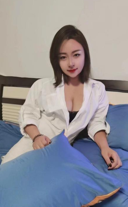 很骚的大胸妹