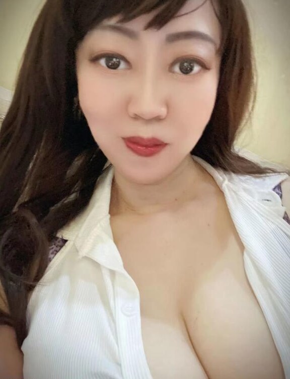 性感肥臀姐姐少妇