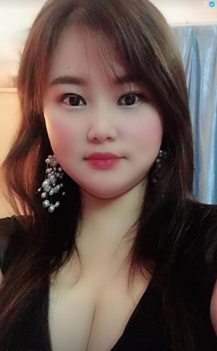 宝安微胖巨乳妹