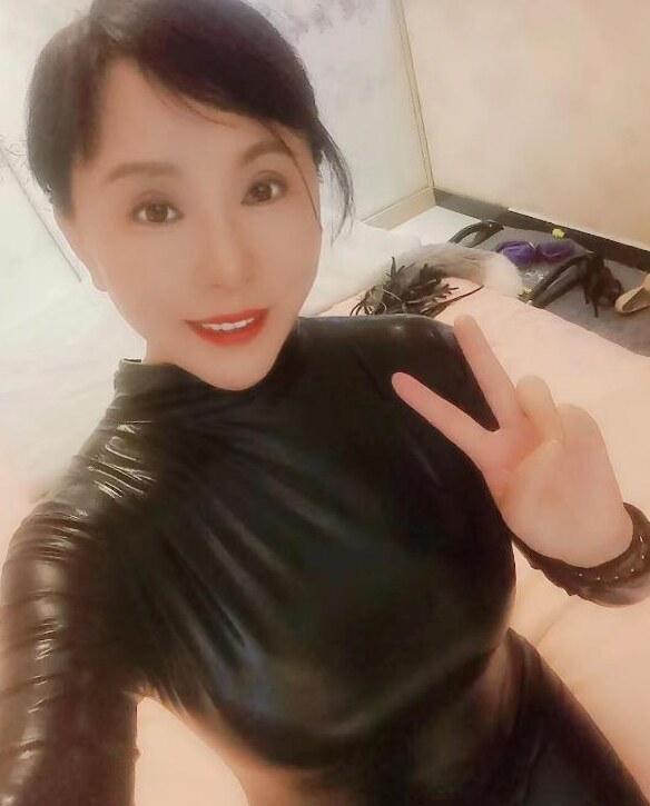 sm三通少妇