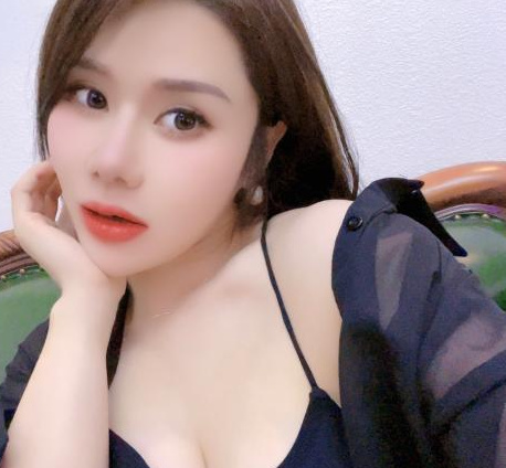 新发现的兼职骚货晴瑶