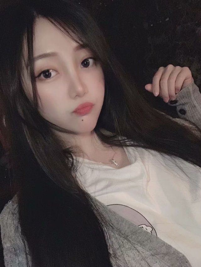 安庆一个00后小美女