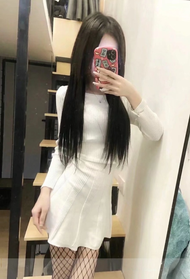 雪白闷骚玲玲老师